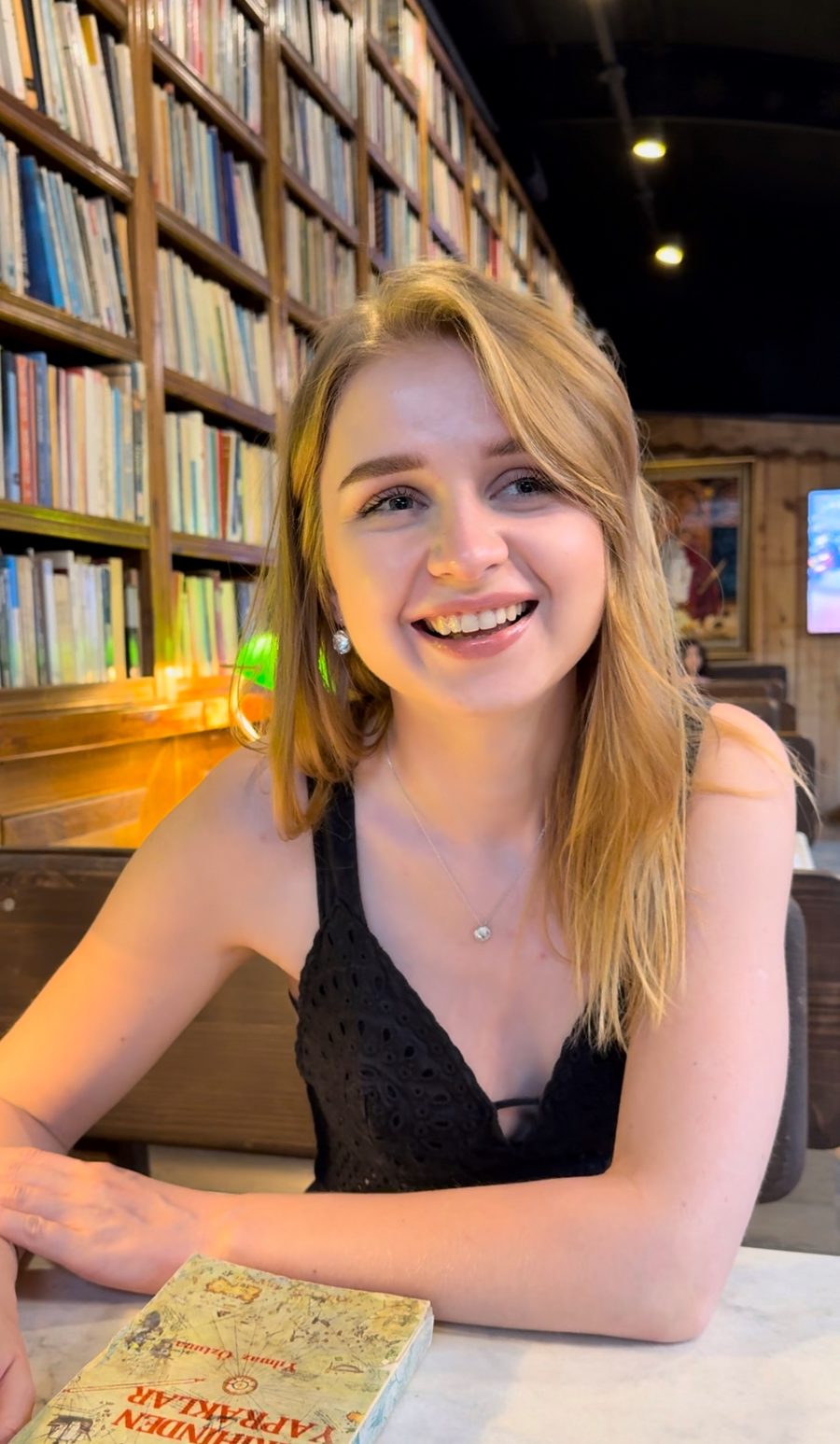 Veronika in a bookshop